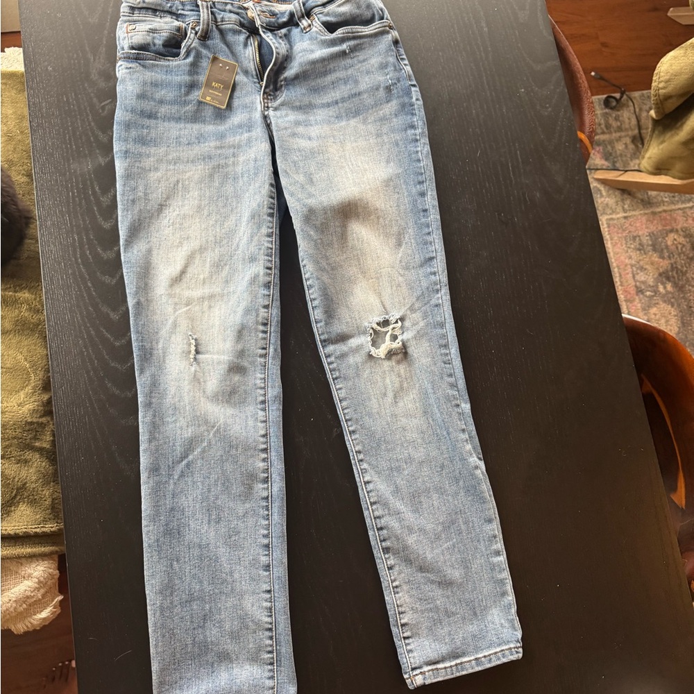 Kut from Kloth Katy boyfriend Jeans denim size 4, distressed worn in look.